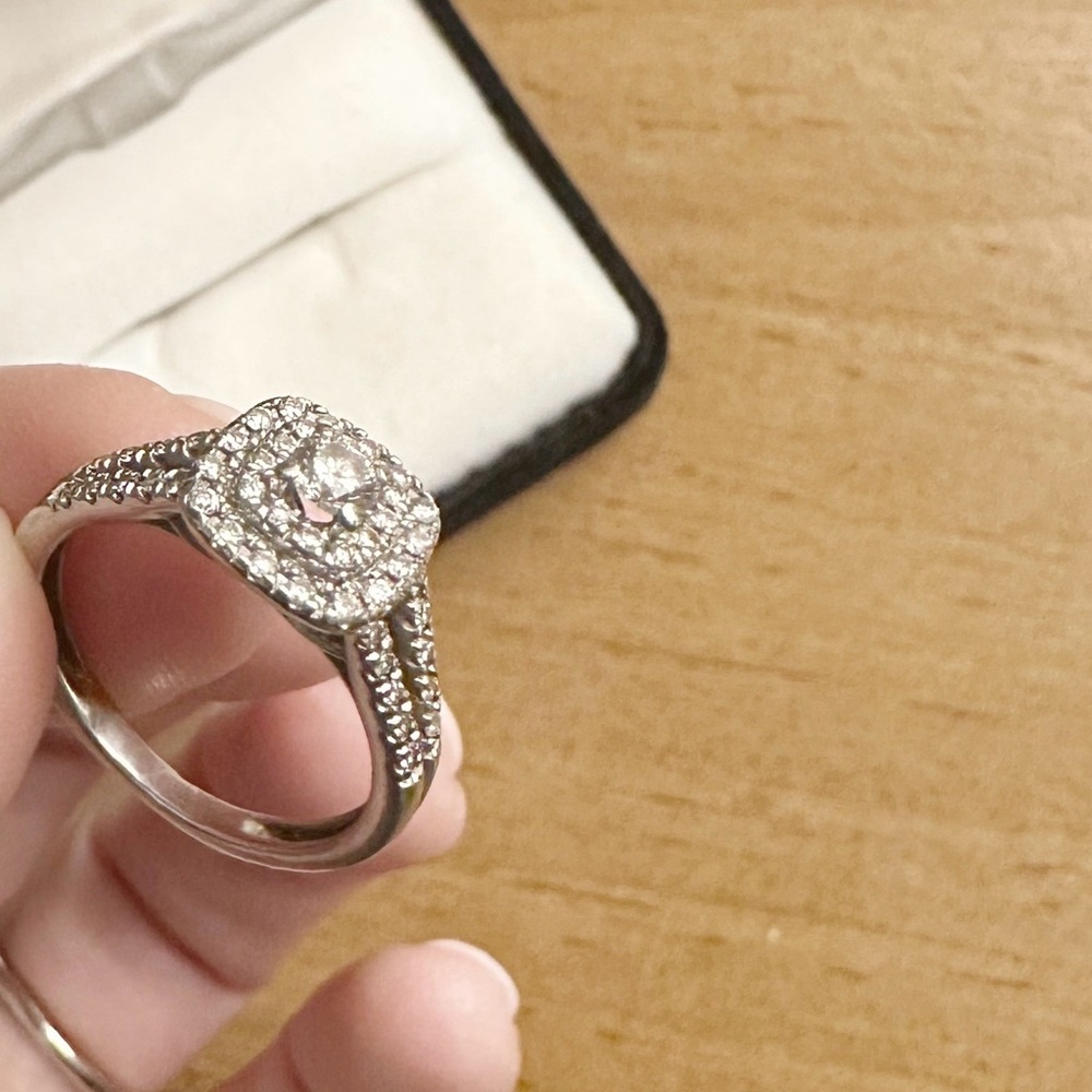 Rodgers & Hollands 14k white gold diamond engagement halo ring size 5